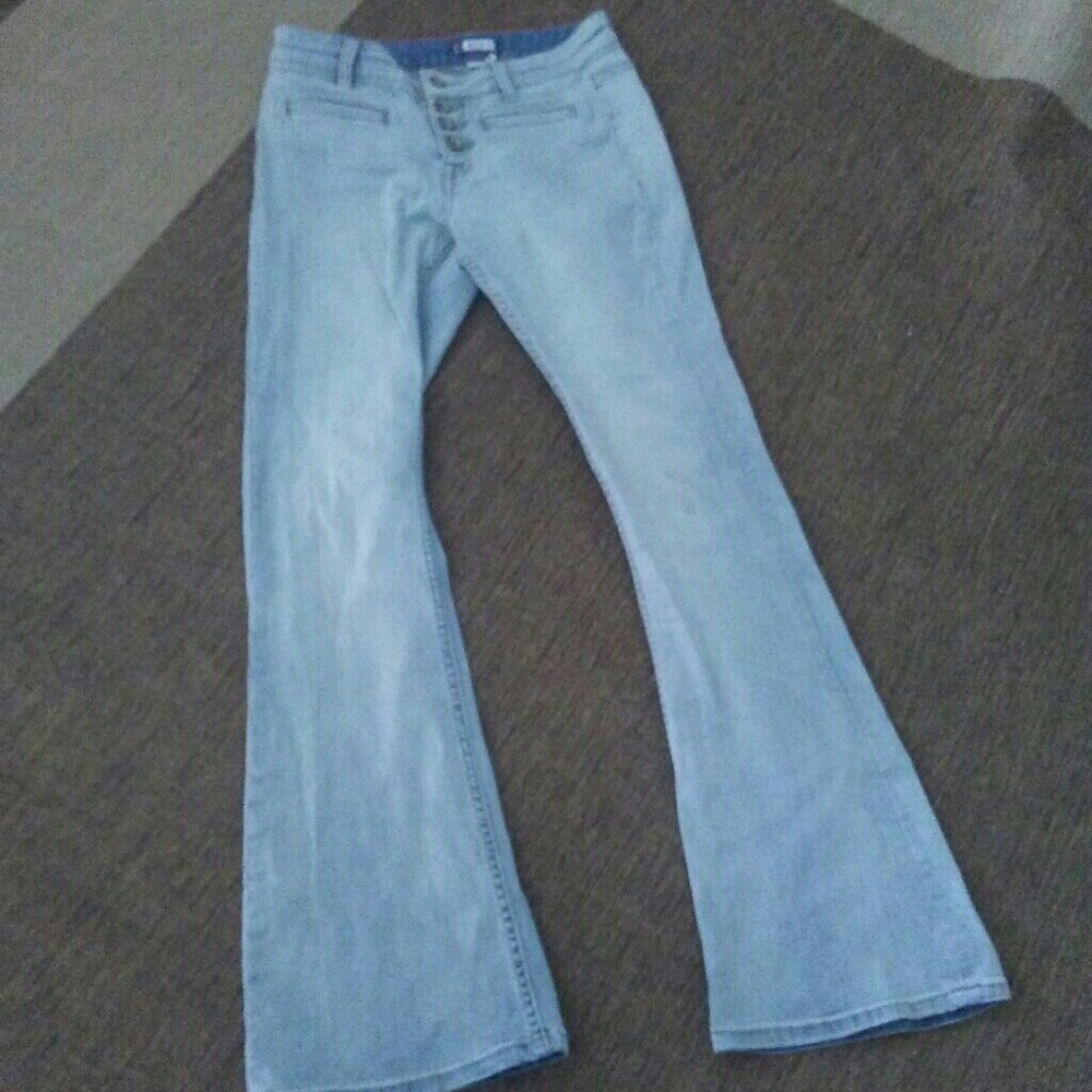 Bell Bottom Jeans 😍👖😍👖